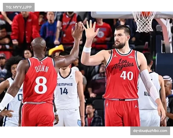 灰熊逆转16分劣势击败快船 新秀伊迪抢21篮板显内线统治力